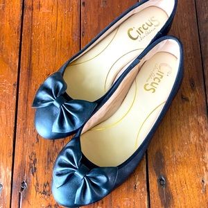 EUC Circus by Sam Edelman Sz 8 black bow ballet flats